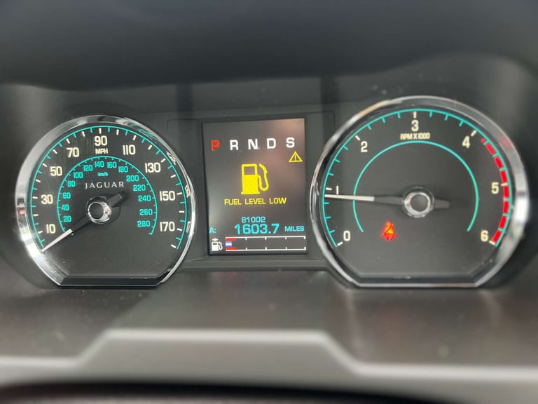 2013 Jaguar XF 2.2 XF Premium Luxury D Auto 4dr Saloon Diesel Automatic