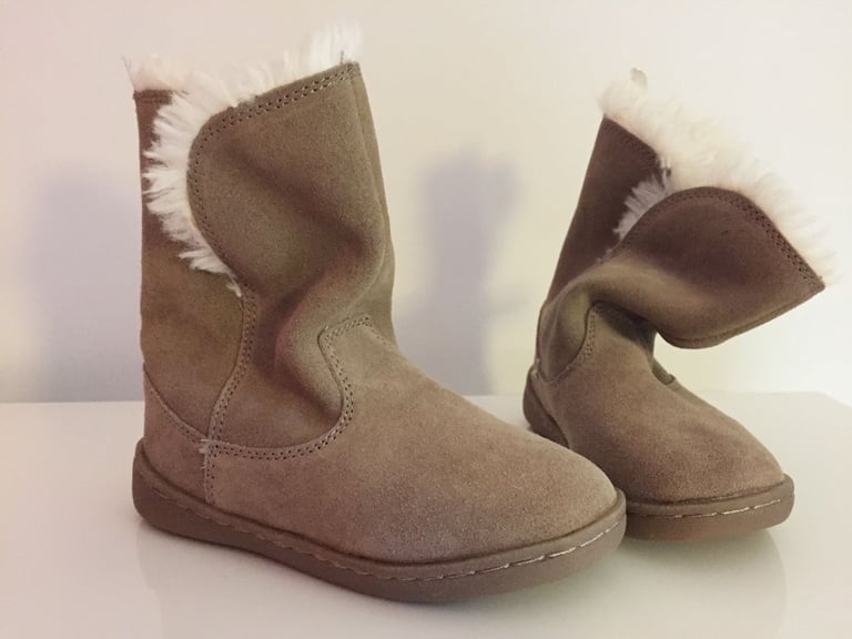 image for Baby Gap Girls Boots Size 11