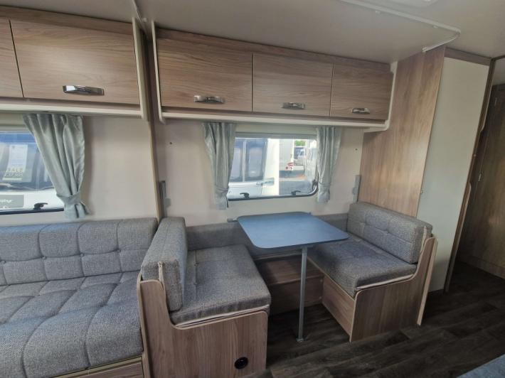 2023 Sprite Quattro FB Used Caravan