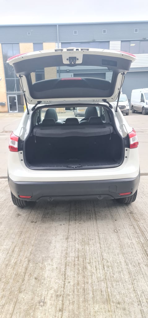 Nissan Qashqai Tekna (2014) 1.6 dCi Tekna SUV 5dr Diesel 109k Warranted Miles
