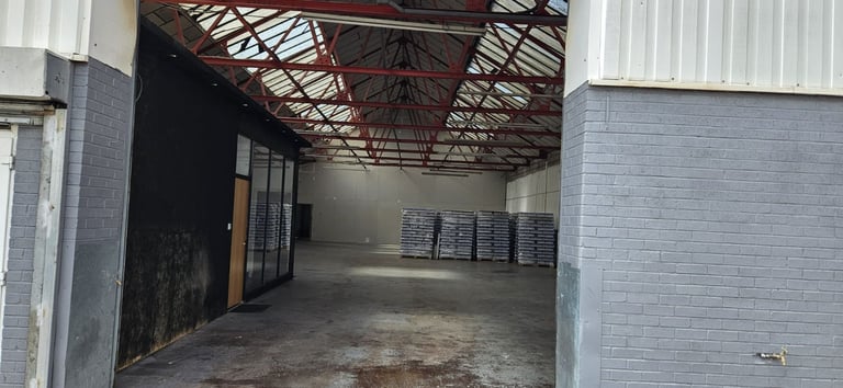 Commercial unit to rent - Tyseley, Birmingham
