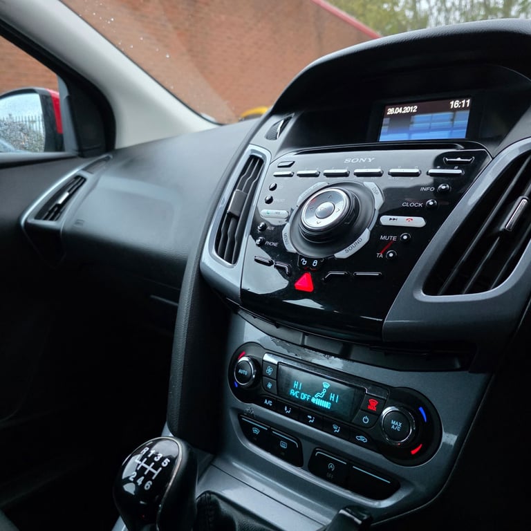 FORD FOCUS MK3 TITANIUM MODEL 1.6 DIESEL 115 BHP YEAR 2012 12 MONTHS MOT £20 ROAD TAX PER YEAR!!!