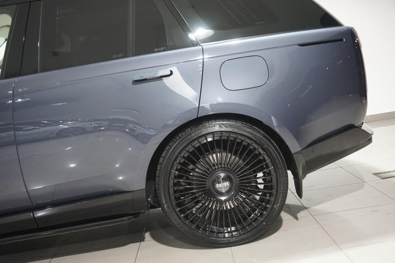 2023 Land Rover Range Rover 3.0 P550e 38.2kWh SV SUV 5dr Petrol Plug-in Hybrid Auto 4WD Euro 6 (s...