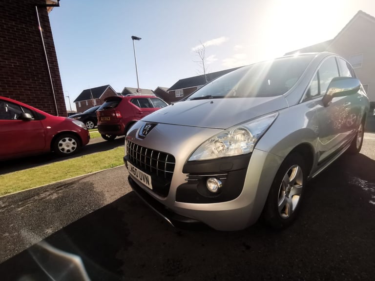 Peugeot, 3008, Hatchback, 2010, Manual, 1598 (cc), 5 doors