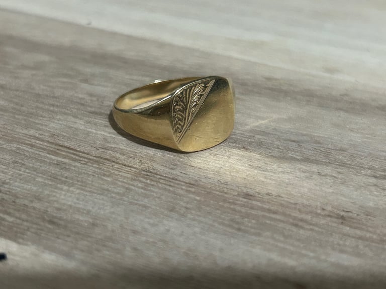 image for 9ct gold men’s ring 