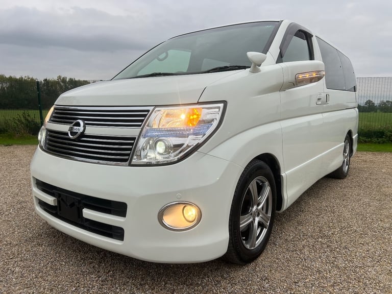NISSAN ELGRAND 3.5 4X4 HIGHWAY STAR AUTOMATIC * 8 SEATER * POWER DOOR *