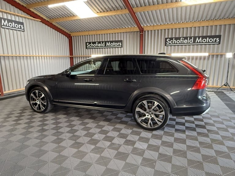 2018 Volvo V90 2.0 D4 Pro Estate 5dr Diesel Auto AWD Euro 6 (s/s) (190 ps) Estate Diesel Automatic