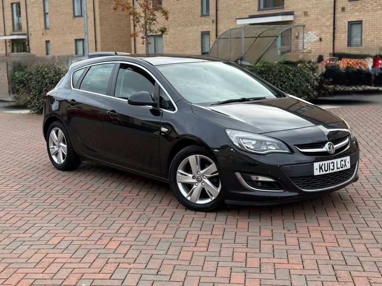 image for Vauxhall, ASTRA, Hatchback, 2013, Manual, 1956 (cc), 5 doors