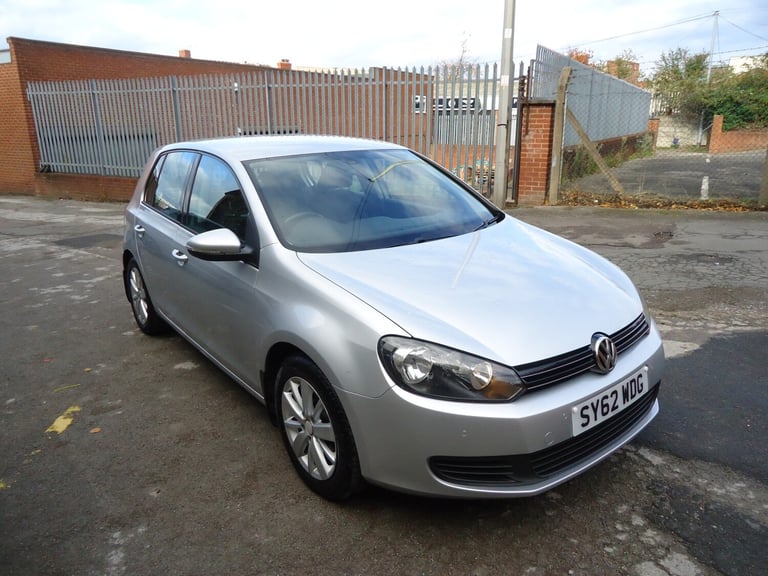 image for VOLKSWAGEN GOLF 1.6 TDI Match Silver Auto Diesel 2012