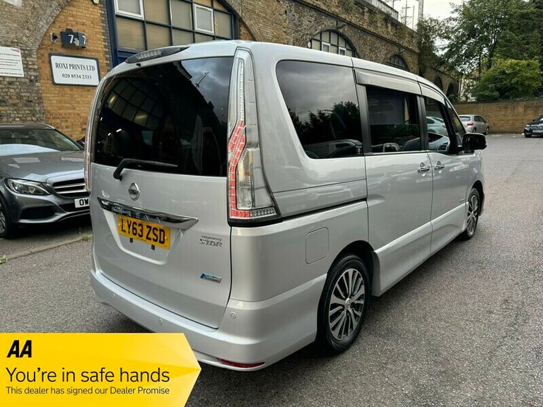 Nissan Serena 2.0 HYBRID AUTO 8 SEAT