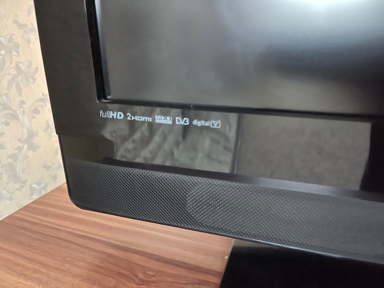 32” tv £20