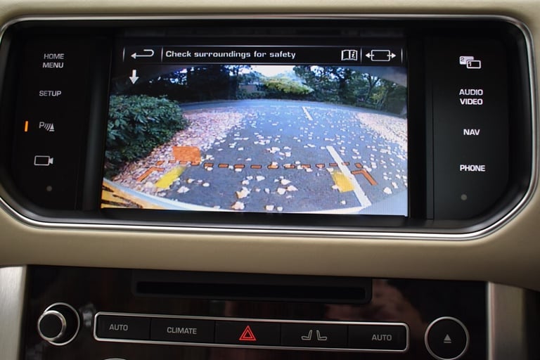 2014 Land Rover Range Rover V8 AUTOBIOGRAPHY+11 Services carried out! Estate Petrol Automatic