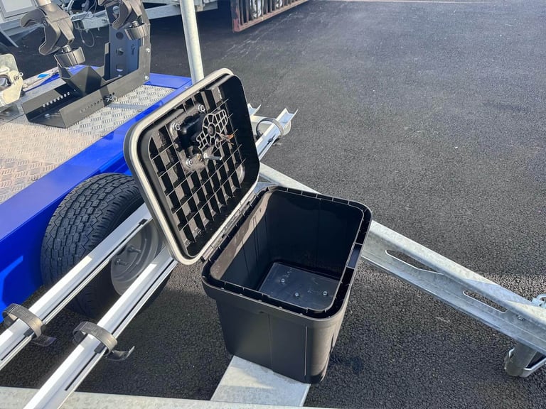 REDUCED PRICE!! SINGLE MOTORBIKE TRAILER WITH REMOVABLE BIKE RACK 750KG