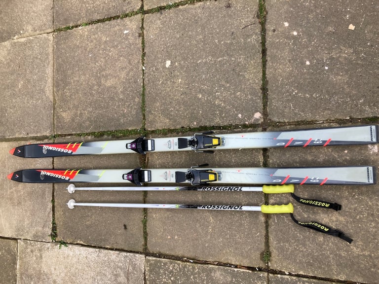 Second hand snow on sale skis for sale