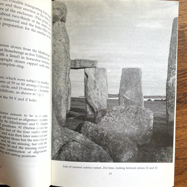 Vintage 2000 (1st published 1972) The Astronomical Significance of Stonehenge paperback booklet.