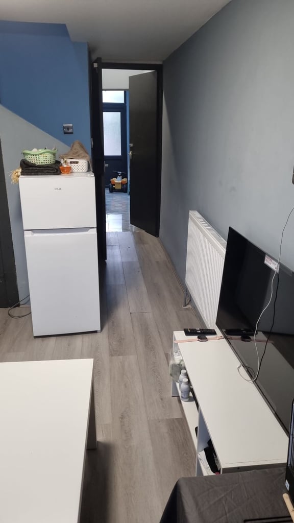 Double room, separate toilet and kitchen, small living room, part of a Muslim family house