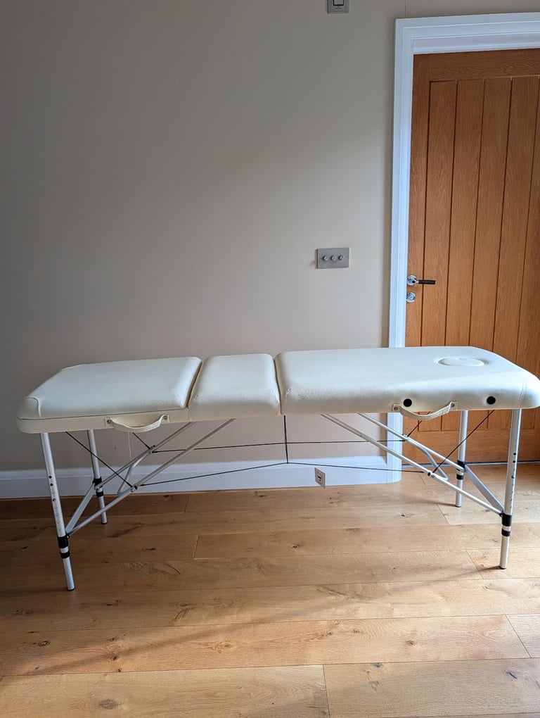 Portable beauty/massage bed