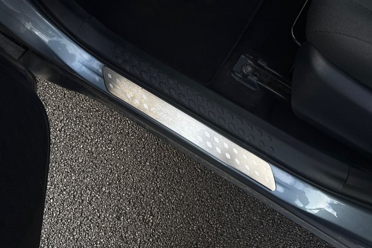 2022 Toyota C-HR 1.8 VVT-h Icon CVT Euro 6 (s/s) 5dr SUV PETROL/ELECTRIC Automatic