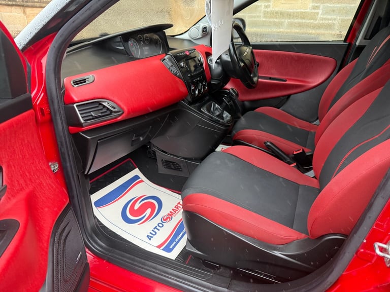 2012 Chrysler Ypsilon 1.2 Black and Red 5dr HATCHBACK Petrol Manual