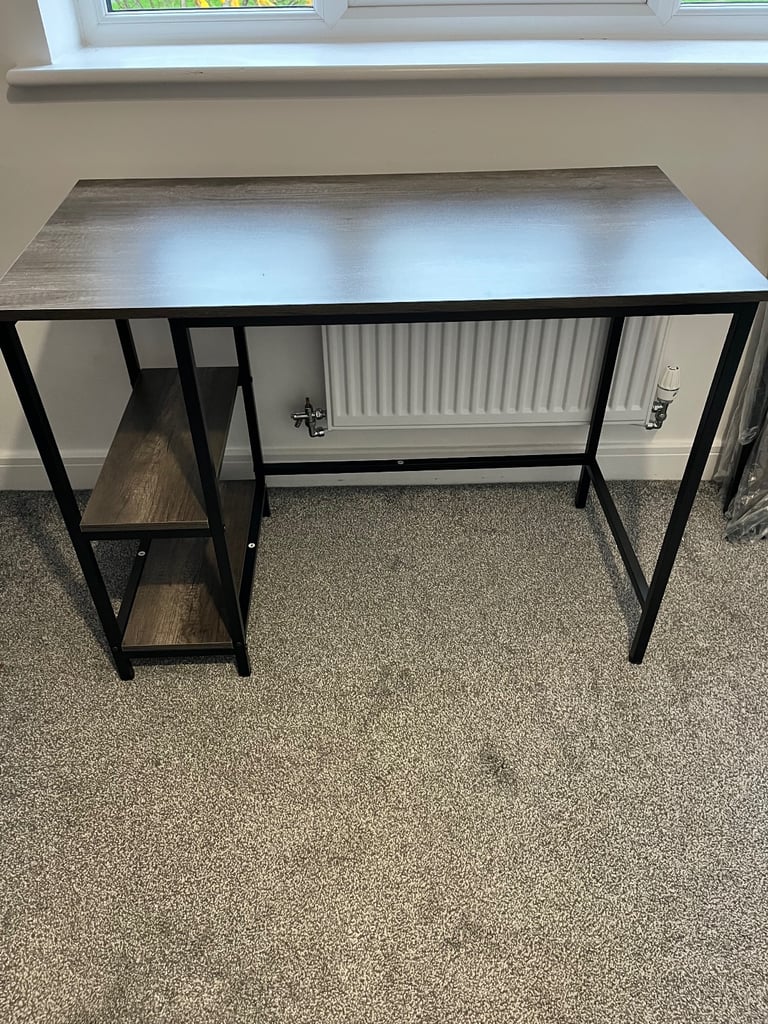 Rectangle computer desk