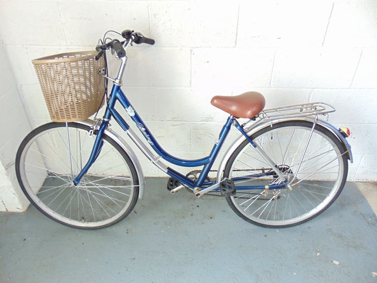 Sportsman Spring (16.5inch frame) Hybrid/Commuter/City Bike (free local delivery)