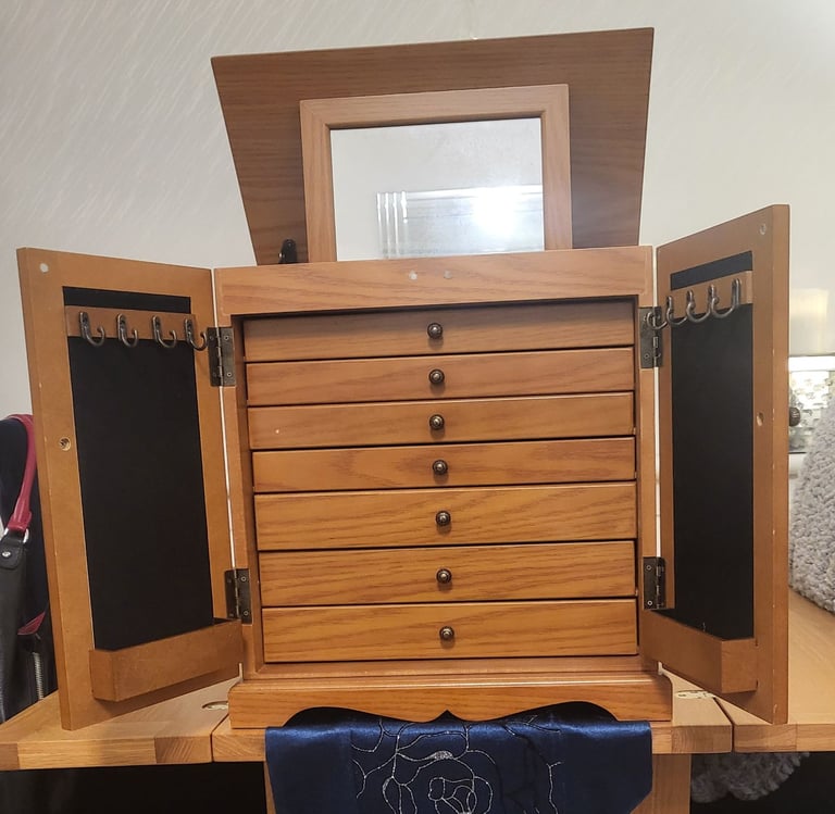 Thomas Pacconi Jewellery Cabinet Box Case Display As new £45