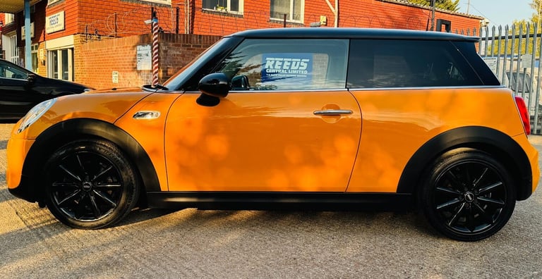 2018 MINI Hatch 2.0 Cooper SD Auto Euro 6 (s/s) 3dr HATCHBACK Diesel Automatic