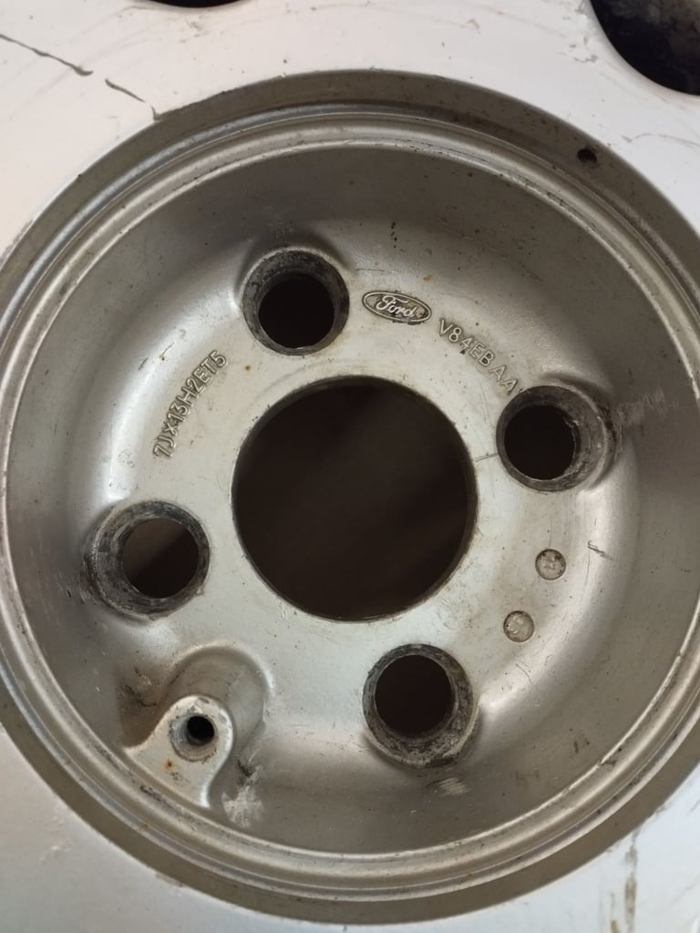 2no Ford Capri 2.8i Special 7"x13" Alloy Wheels