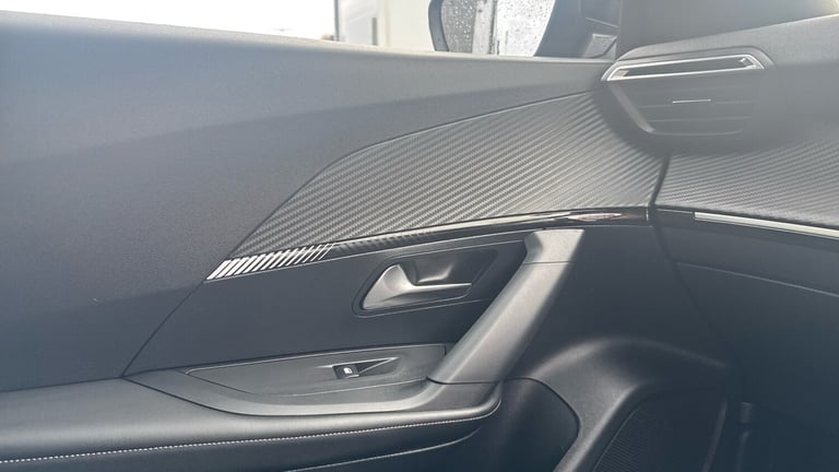 2024 Peugeot 2008 1.2 PureTech Allure SUV 5dr Petrol EAT Euro 6 (s/s) (130 ps) SUV Petrol Automatic