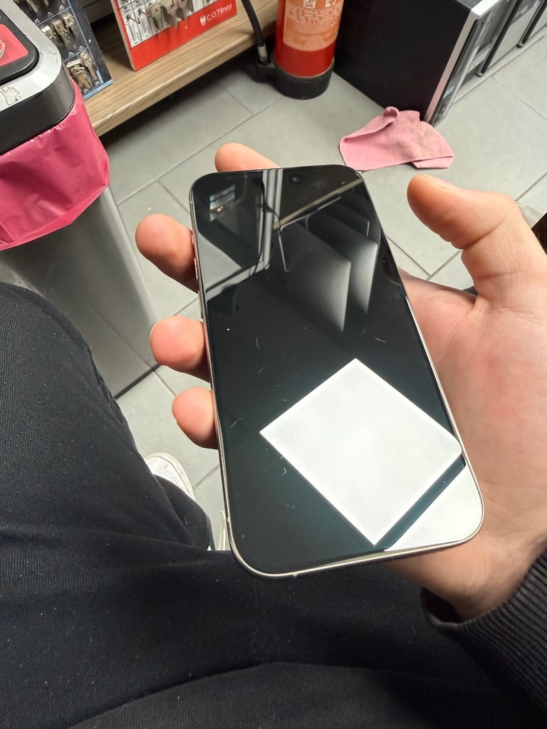 iPhone 15 pro (256GB)