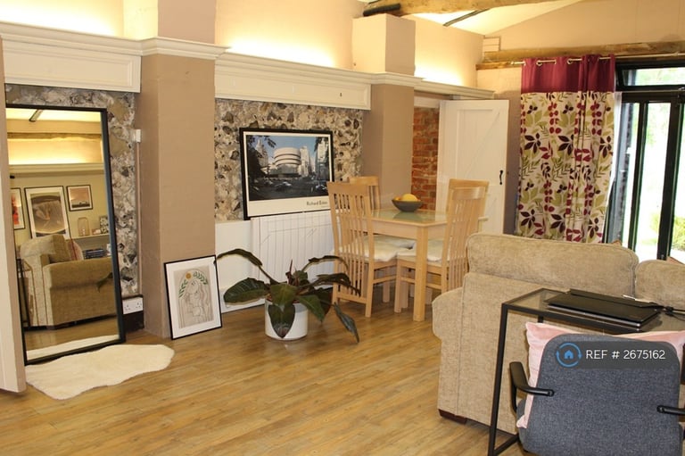 Studio flat in Frith Farm House, Faversham, ME13 (#2675162)