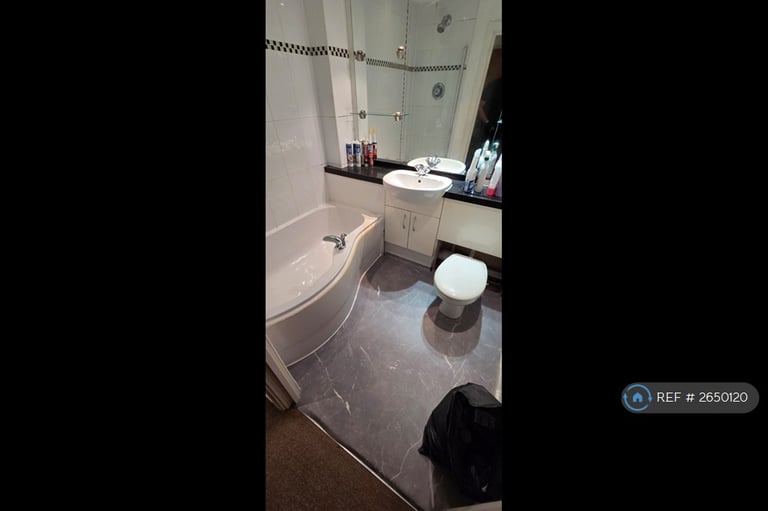 2 bedroom flat in The Citadel, Manchester, M4 (2 bed) (#2650120)