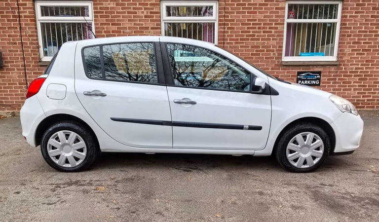 2009 Renault Clio 1.1 Clio Expression 16v 5dr Hatchback Petrol Manual
