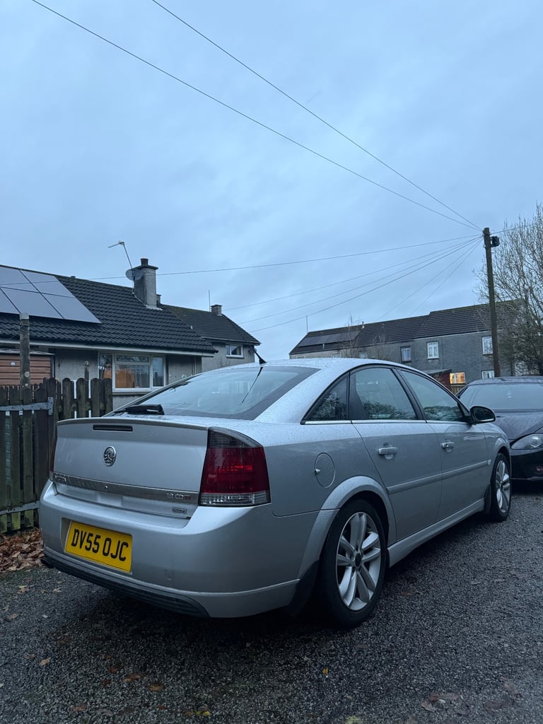 Vauxhall, VECTRA, Hatchback, 2005, Manual, 1910 (cc), 5 doors
