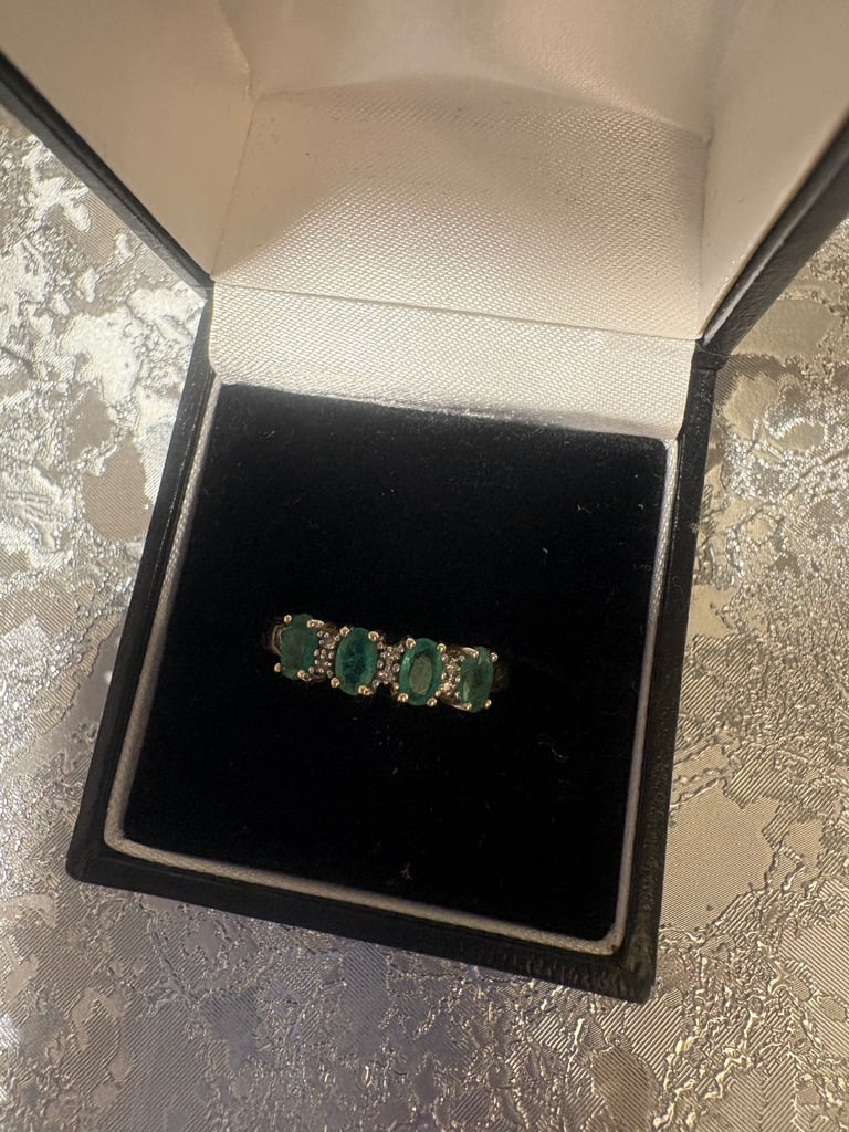 Emerald ring