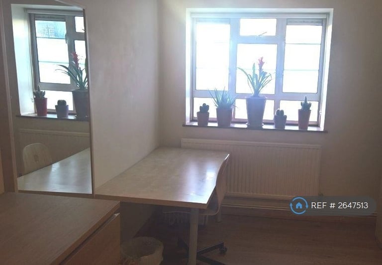 1 bedroom in West India Dock Road, London, E14 (#2647513)