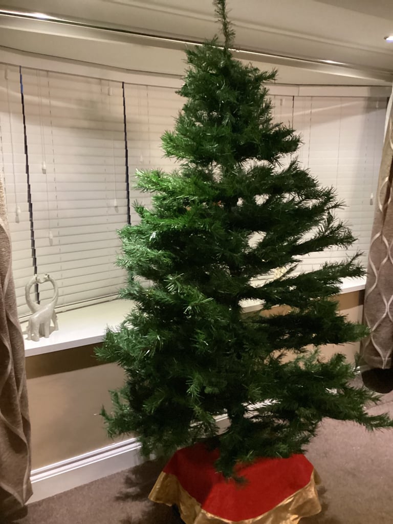 6ft Christmas tree 