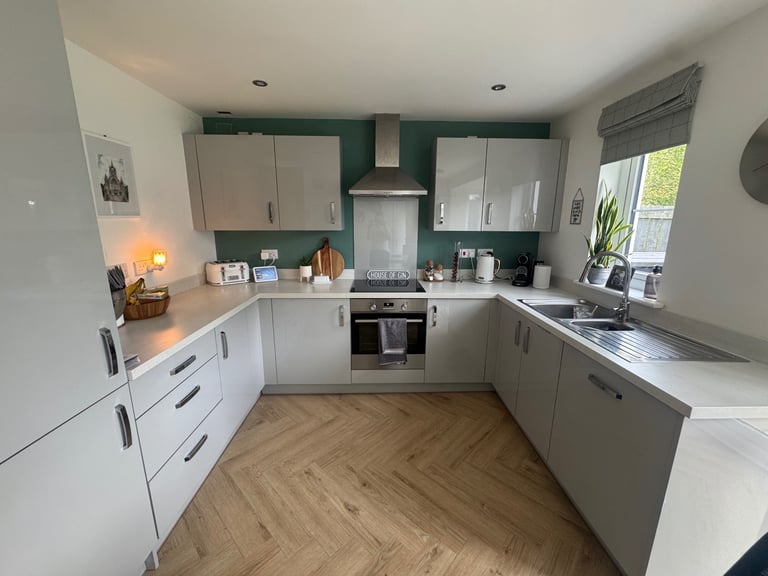 Grey symphony fitted kitchen plus appliances 