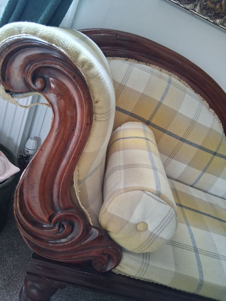 Chaise lounge