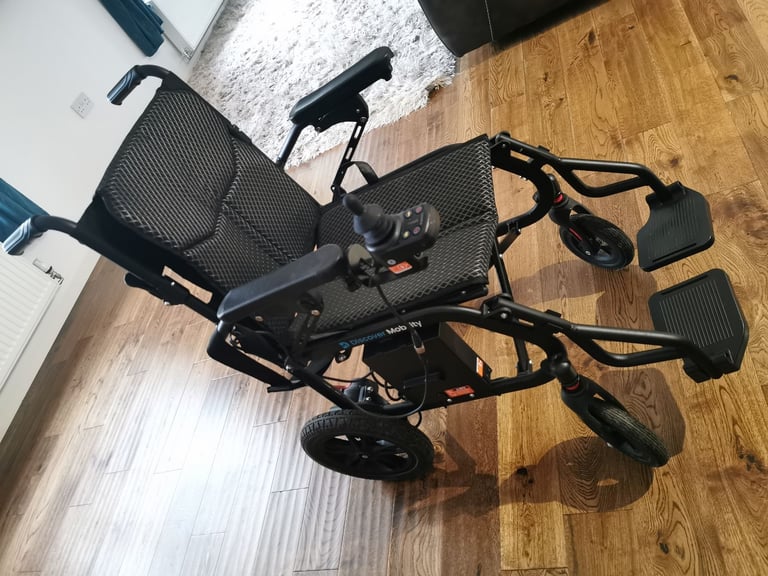 Electric folding wheelchair 