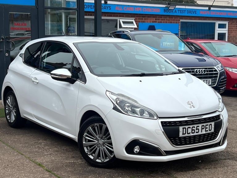 image for 2015 Peugeot 208 1.2 PureTech 82 Allure 3dr HATCHBACK PETROL Manual