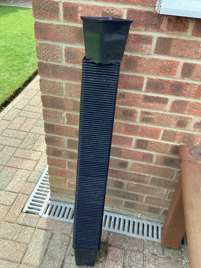 100 plastic flower pots