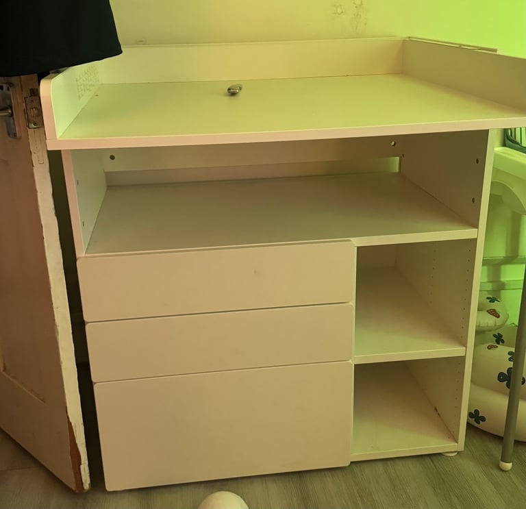 Baby changing table / desk 