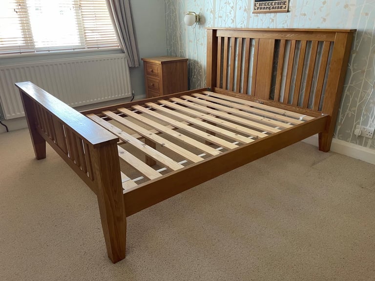 FREE DELIVERY SOLID OAK KINGSIZE BED FRAME GREAT CONDITION