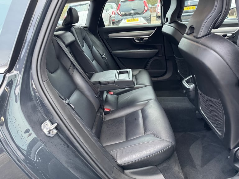 2019 Volvo V90 2.0 D4 Momentum Nav 5dr Geartronic Auto ULEZ ESTATE Diesel Automatic
