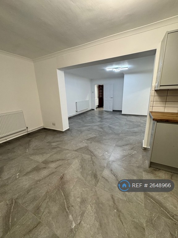 4 bedroom house in Bouvier Road, Enfield, EN3 (4 bed) (#2648966)