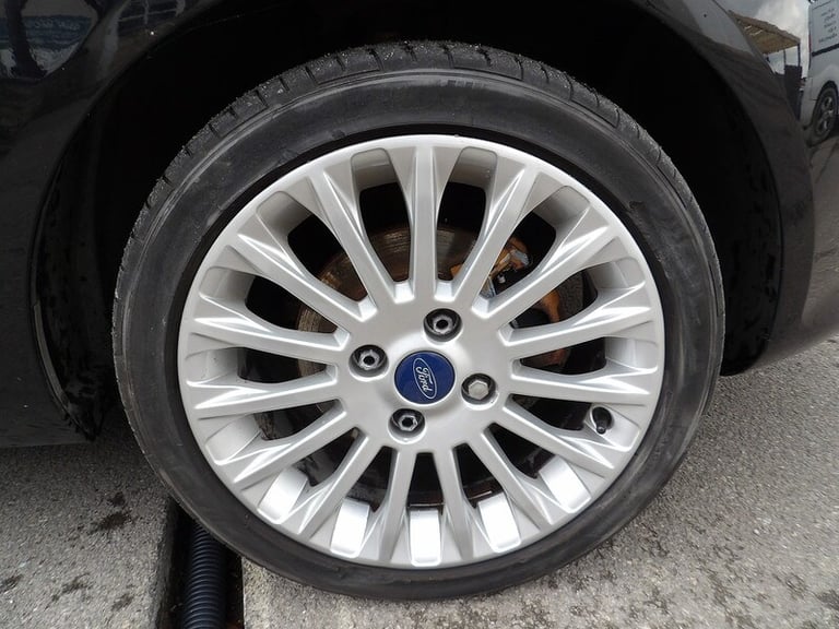 2012 Ford Fiesta Titanium Hatchback Petrol Manual