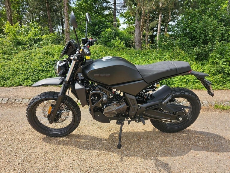 LEXMOTO RSS 125 SCRAMBLER 2025 Petrol Manual in Grey