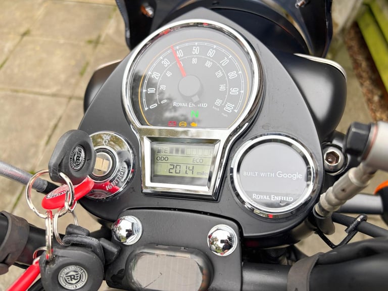2023 / 23 Royal Enfield CLASSIC 350 £3500 Black 201 miles.