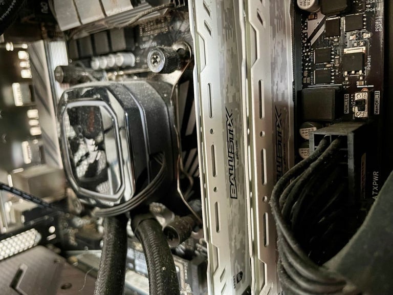 🎮 Gaming PC + 144HZ Monitor – i9-9900K | RTX 2080 | 32GB RAM | 1TB SSD 